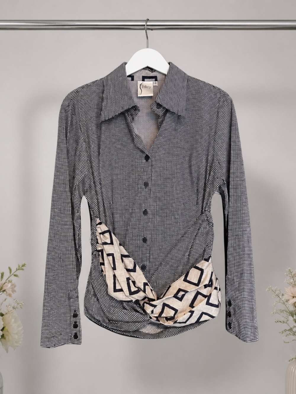 Finley Tailored Micro-Houndstooth Check Pattern in Black and Cream Size L NWT
